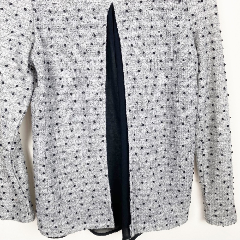 Lulumari Sweater with split back - Picture 10 of 13